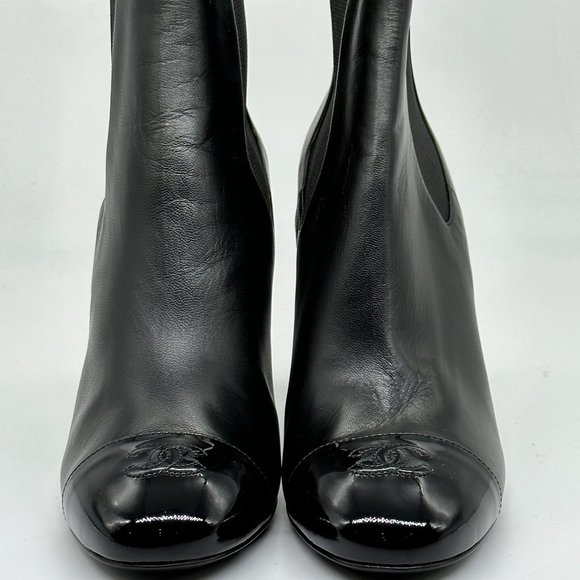 CHANEL 21B Leather Patent Cap Toe CC Ankle Boots Booties Heels - Picture 6 of 16